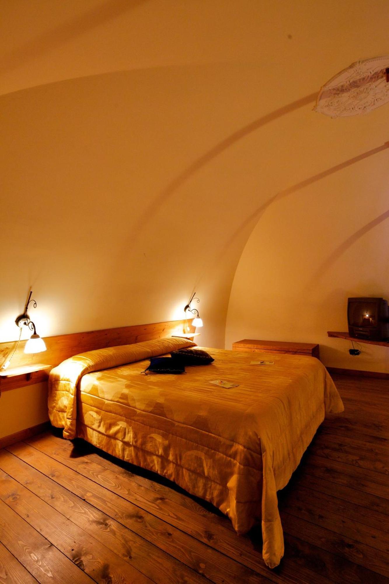 Valentino Bed and Breakfast Valenzano Buitenkant foto