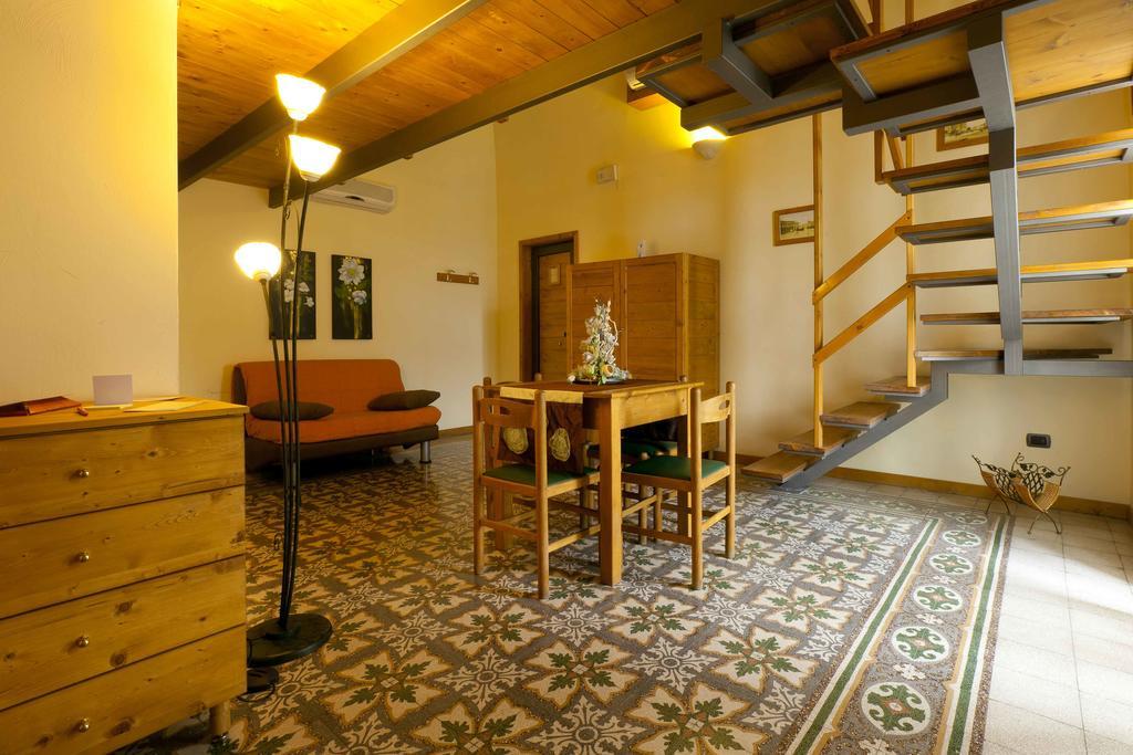 Valentino Bed and Breakfast Valenzano Buitenkant foto