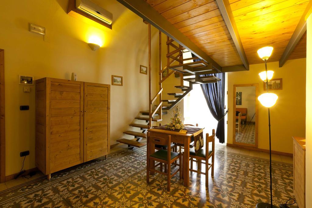 Valentino Bed and Breakfast Valenzano Buitenkant foto